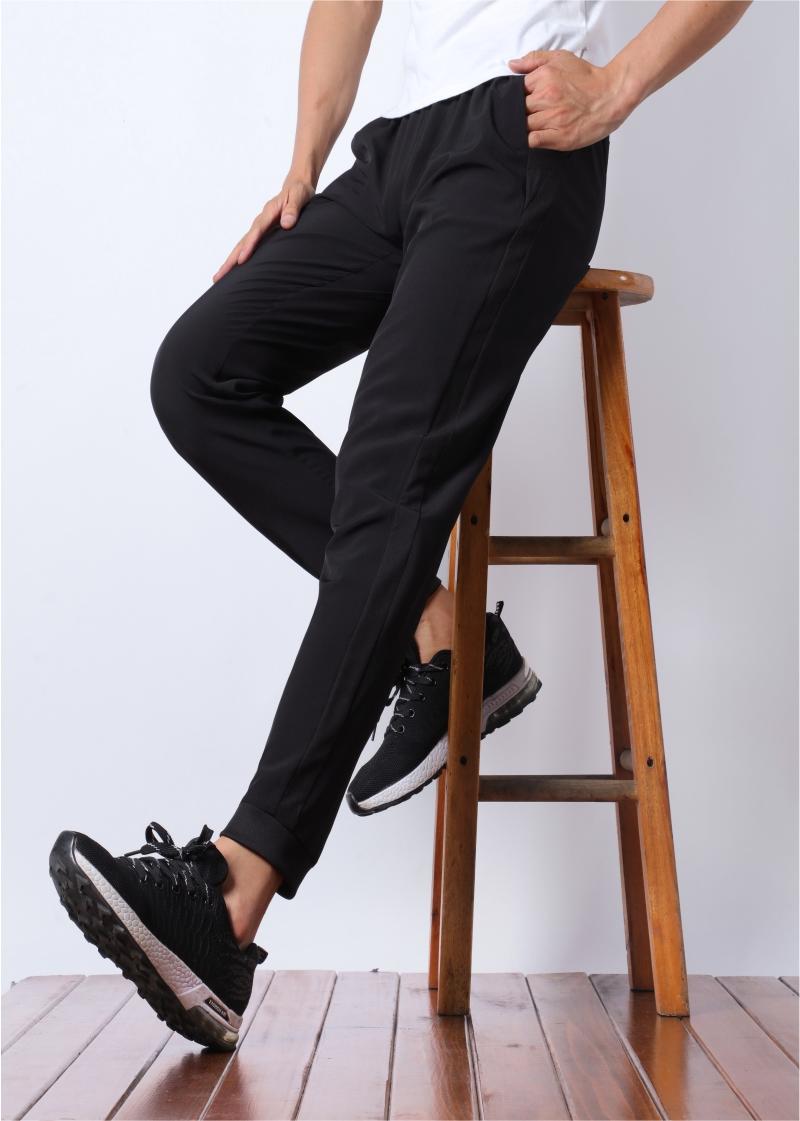 706373# Elastic tapered trousers