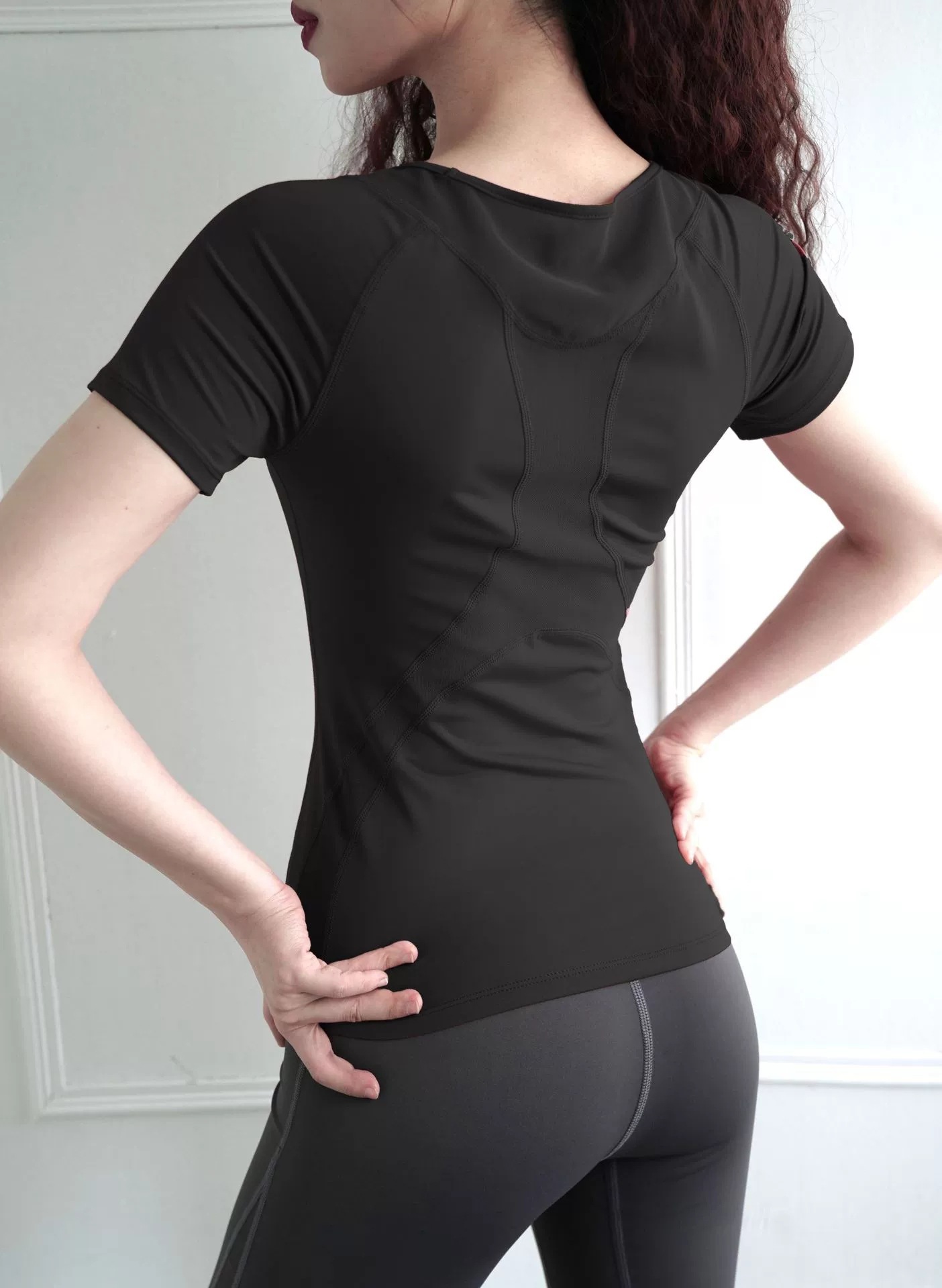 Lightweight, breathable, quick-drying sports short-sleeved yoga suit for women W18-DX-052